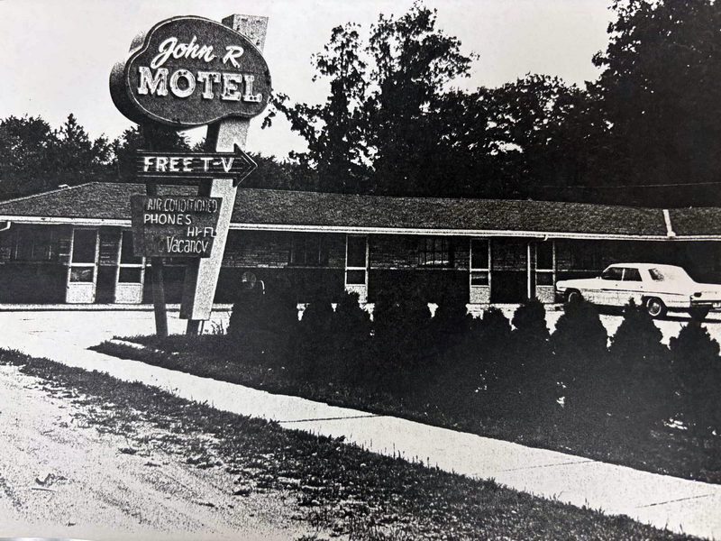Rest Inn (John R Motel ) - Old Photo (newer photo)